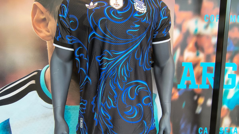 La pasión por la Selección disparó la venta de camisetas y ropa de abrigo