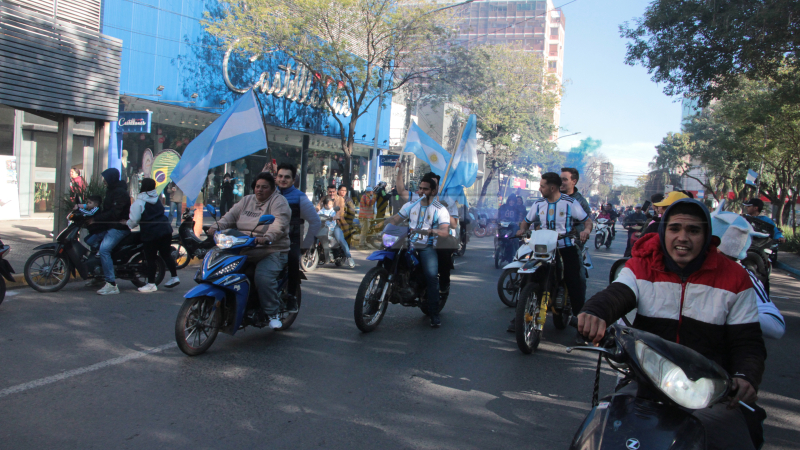 Recomiendan no estacionar alrededor de la plaza 25 de Mayo