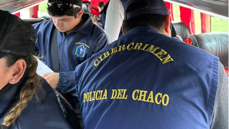 Detuvieron a una mujer acusada de pagar un viaje con comprobantes falsos