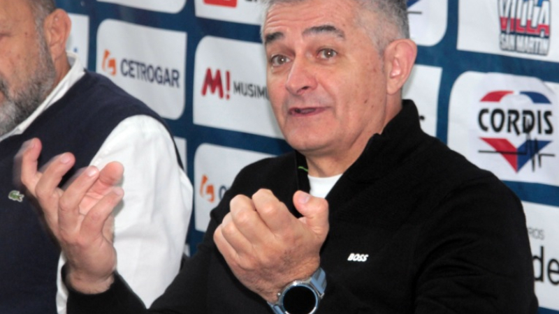 Villa vuelve a apostar fuerte: Japez renovó y el sueño del ascenso sigue intacto