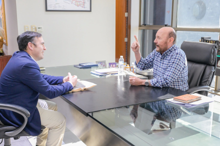 Gildo Insfrán mantuvo una reunión de trabajo con el intendente de Empedrado2