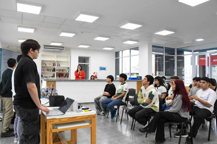 Estudiantes de la EPES N°32 visitaron el Polo (2)