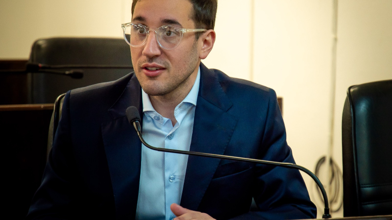 Pérez Pons alerta que la caída del consumo es una consecuencia directa del ajuste