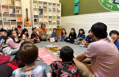 Propuesta de juegos y creaciones para infancias en el Cecual