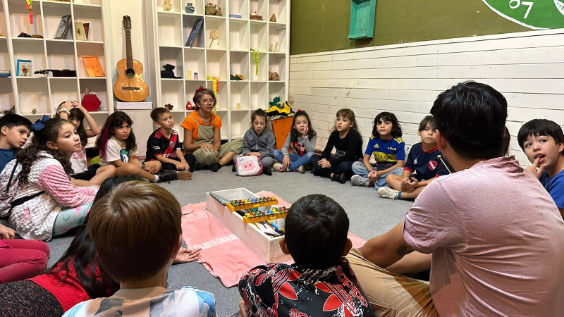 Propuesta de juegos y creaciones para infancias en el Cecual