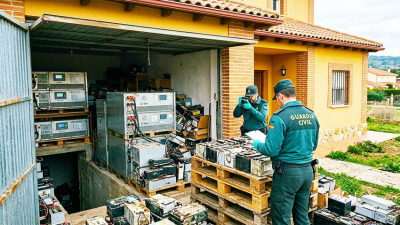 Guardaba 45 toneladas de baterías de litio en su domicilio y terminó condenado