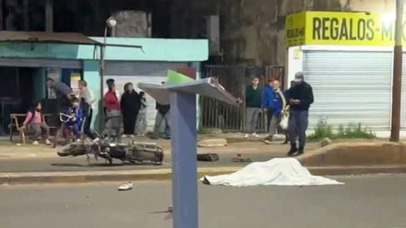 Un motociclista murió tras chocar con un automóvil en la zona sur