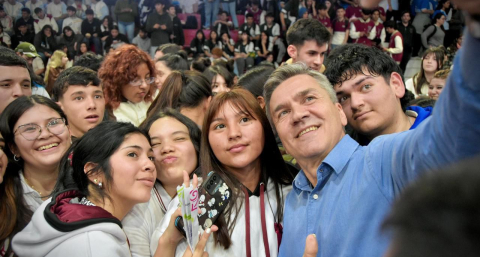El Gobierno del Chaco pagará $100.000 por mes a estudiantes secundarios con elevado nivel académico