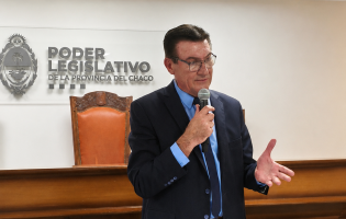 Atlanto Honcheruk renunció a la presidencia del interbloque Frente Chaqueño