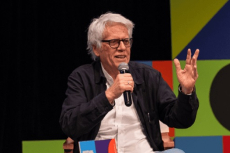 El poeta peruano Montalbetti gana el Premio José Donoso