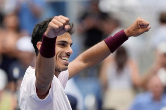 Histórico triunfo de Cerúndolo: eliminó a Taylor Fritz y avanzó a tercera ronda 