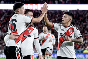 River derrotó a Independiente Rivadavia y se acerca a los playoffs