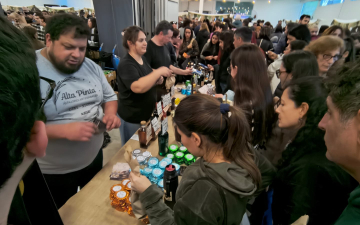 Alfajores y yerba mate, dos clásicos argentinos coparon el Domo