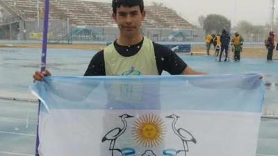 Un adolescente de Las Garcitas es campeón nacional en lanzamiento de jabalina