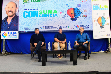 El-ministro-Aráoz-consideró-“fundamental”-brindar-una-educación-digital-integral