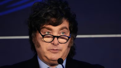 Milei en París: "Estamos bien armados para enfrentar los intentos golpistas"