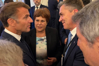 Zdero acompañó a Milei y saludó a Macron en París