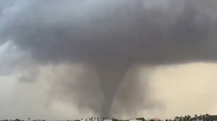 Un tornado causó destrozos y heridos en la costa del sur de Italia