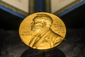 Algunos de los favoritos para el premio que cierra la semana Nobel
