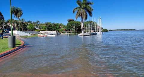  "Para el martes se espera que en Corrientes el Paraná alcance los siete metros"