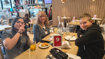 Así celebraron los resistencianos el Día de la Madre: desayunos a pleno y flores para las que ya no están