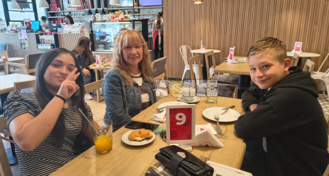 Así vivieron los resistencianos el Día de la Madre: desayunos a pleno y flores para las que ya no están