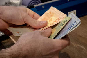 El salario no alcanza para cubrir las necesidades básicas