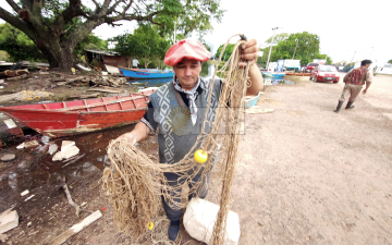 Cómo se vive la creciente del Paraná en localidades costeras del Chaco