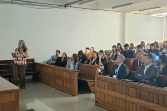 Presentaron experiencias clínicas del sistema público de salud