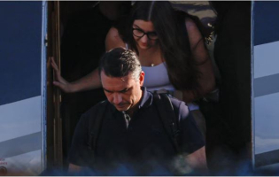 Flávio Bolsonaro aterrizó en el aeropuerto de Miami-Opa Locka procedente de Argentina