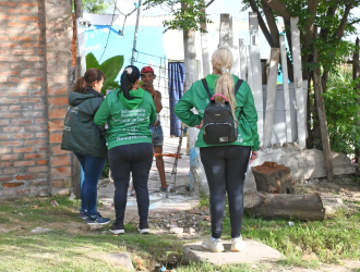 Personal del municipio de Resistencia relevó la situación de residentes próximos a lagunas