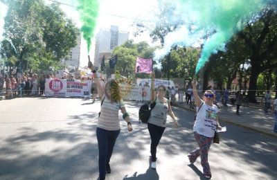 Masiva marcha de mujeres contra la violencia, las desigualdades y la explotación del sistema patriarcal