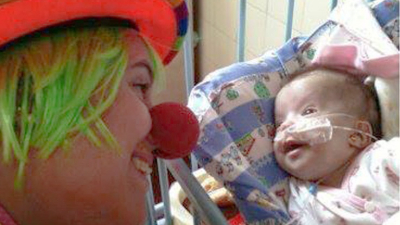 Los que curan con la sonrisa