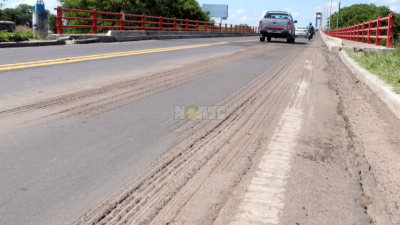 Retomaron los arreglos en el puente Belgrano con el recambio de fresado