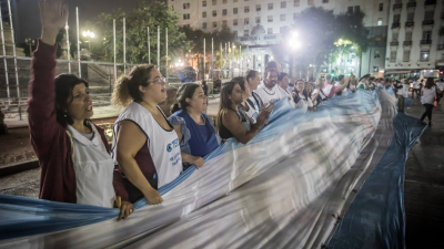 Los gremios docentes darán una conferencia de prensa tras el desalojo por la fuerza de Plaza Congreso
