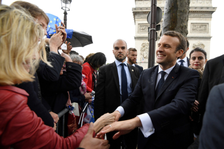 macron02.jpg