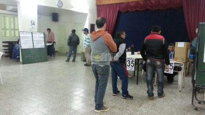 Escasa participación de votantes durante la mañana