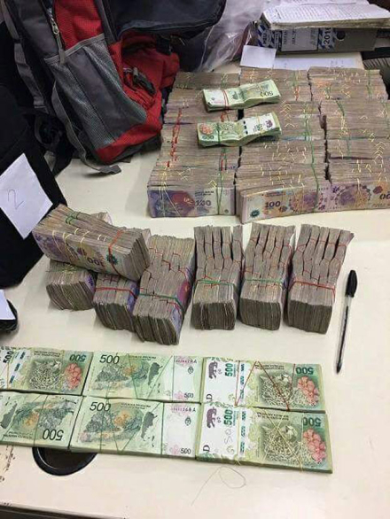 DINERO-DE-PARAGUAYOS.jpg