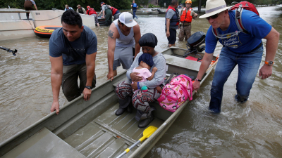 Tras inundar Texas, Harvey amenaza ahora a Luisiana
