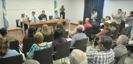 PJ acto y caminatas.jpg