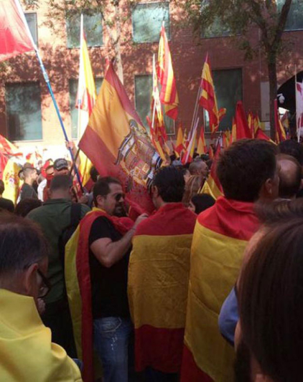 CATALUNA-BANDERAS-FRANQUIST.jpg