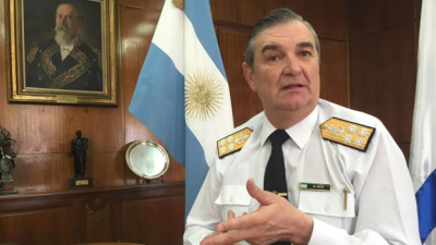 Presentan una denuncia penal contra el jefe de la Armada