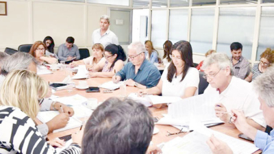 Varios temas en la última sesión del año
