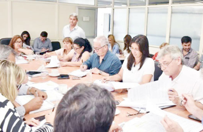 Varios temas en la última sesión del año