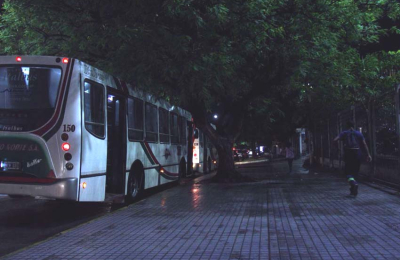Usuarios del transporte público de pasajeros de Puerto Tirol reclaman mejoras en el servicio