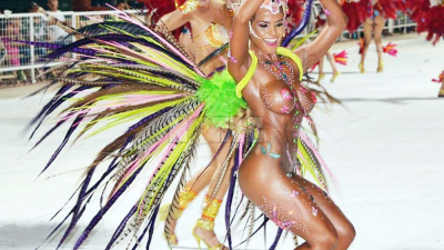 Las comparsas mayores animan hoy los Súper Carnavales villangelenses