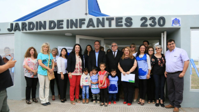 Daniel Capitanich inauguró el ciclo lectivo del nivel inicial