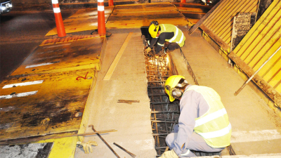 Hasta fin de mes operarios trabajarán en el mantenimiento del puente interprovincial