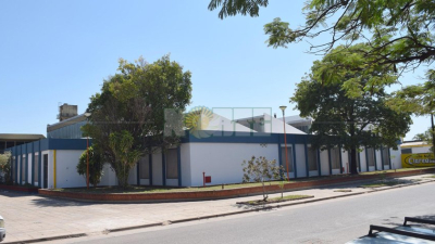 Con recursos propios y aportes, el Industrial refacciona su fachada