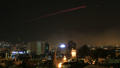Estados Unidos, Francia y Reino Unido bombardean Siria